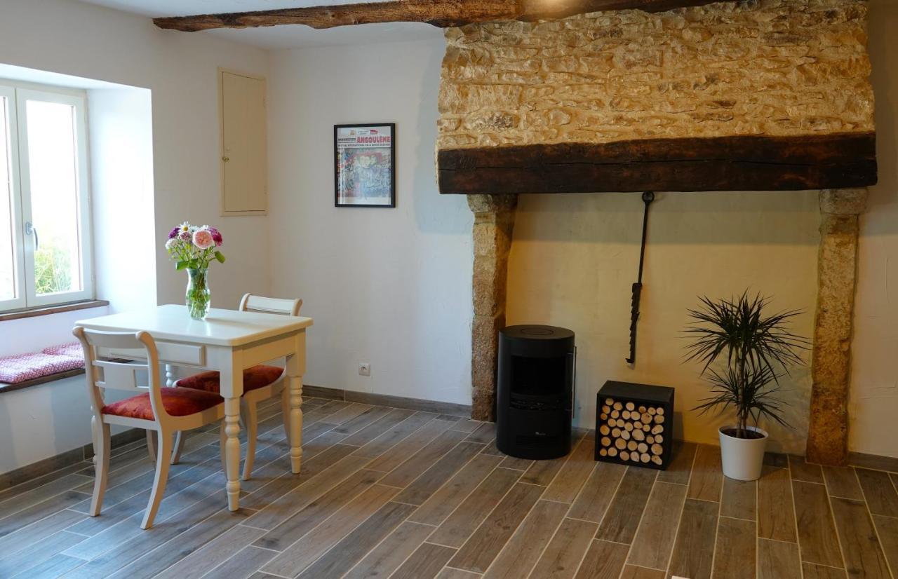 Gite Rural La Maison Mauve Ventouse 外观 照片